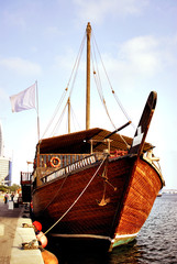 dhow cruise ship