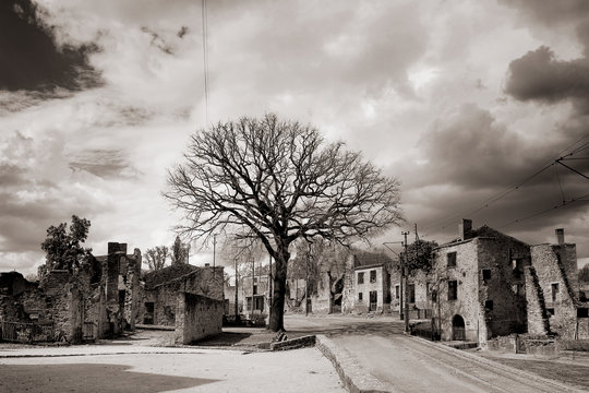 Oradour Bilder Durchsuchen 614 Archivfotos, und Videos