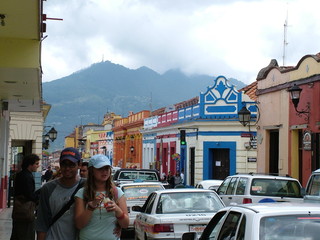 file de voitures dans san cristobal