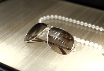 dark sun glasses