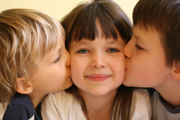 kissing children