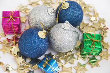 Fototapeta na wymiar ornament balls and little gifts