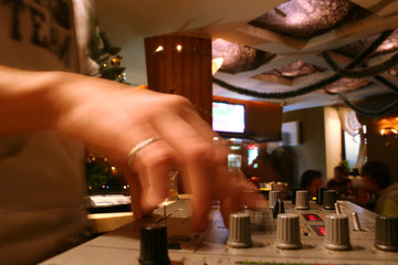 dj hands