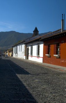 cobble stone street antigua guatemala
