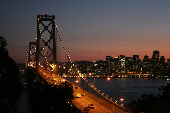 golden gate bridge - Powered by Adobe