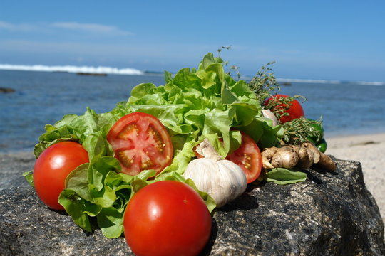tomate salade et ingredients