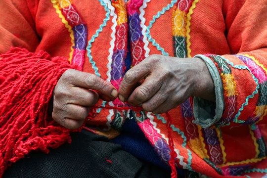 peruvian yarn spinner