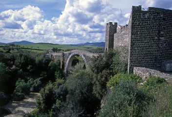 il castello, il ponte ed il fiume