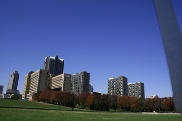 Obraz premium downtown st. louis under the arch
