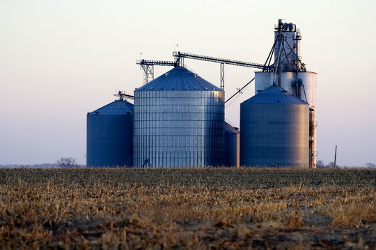 grain elevator in the midwest united states