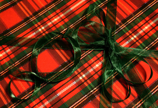 green ribbon bow