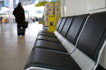 Naklejka na ściany i meble ławka w lotniska