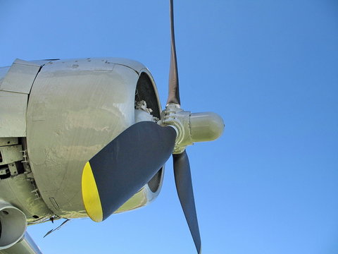 douglas dc-3 engine and propeller
