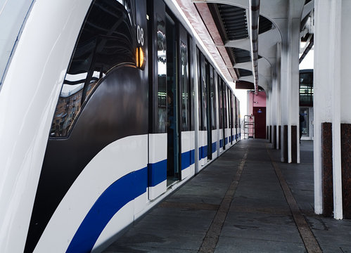 monorail.