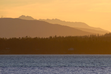 tramonto sul puget sound - oceano pacifico, usa