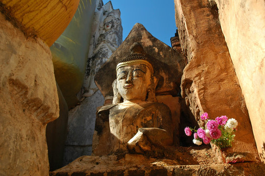 myanmar, inle lake: buddha images at nanthe paya