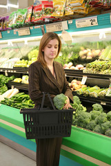 woman grocery shopping