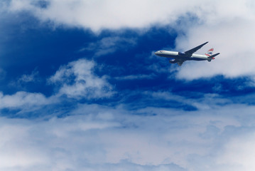 Fototapeta na wymiar Boeing w niebie