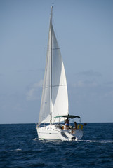 Naklejka premium sailboat at sea