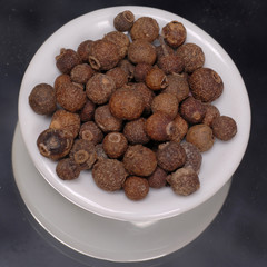 whole allspice