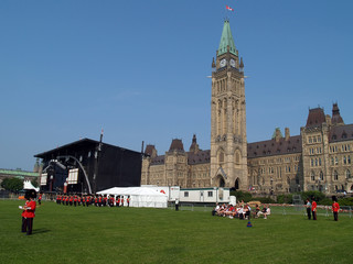 canadian parliament buildings in ottawa