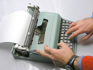 scrivere a macchina