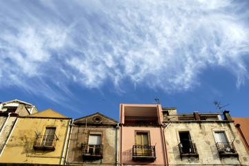 Fototapeta na wymiar house and blue sky