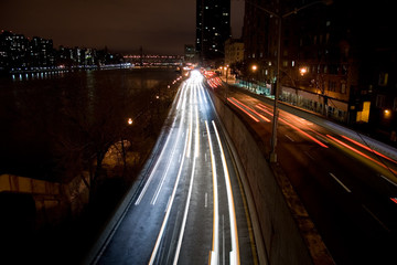 Fototapeta na wymiar urban traffic at night