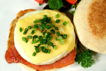 egg, bacon and cheese muffin