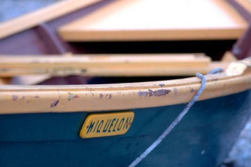 barque bleue