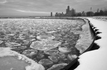 chicago winter shore lake michigan ice flow cold
