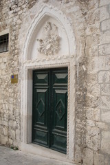 porte d'une demeure de sibenik