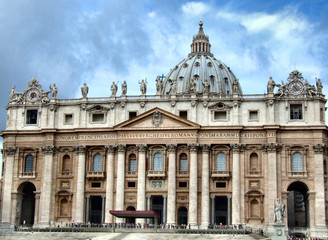 Fototapeta na wymiar st. peter's basilica in vatican city