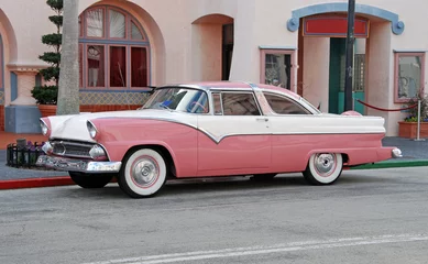 Deurstickers classic automobile in pink color © icholakov