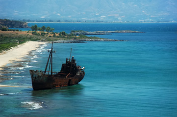 Fototapeta premium old shipwreck in greece.