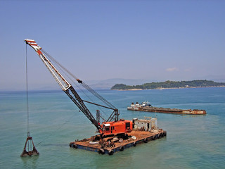 barges working
