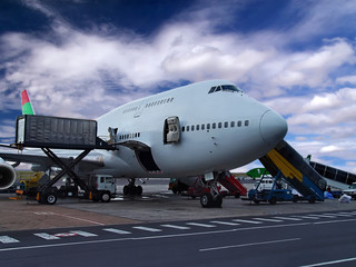 Obraz premium loading the plane