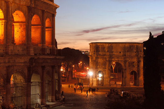 arco di costantino di notte