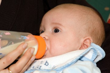 Biberon de bébé.