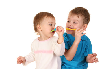 children with tooth brushes