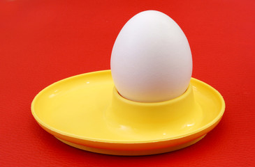 egg over red