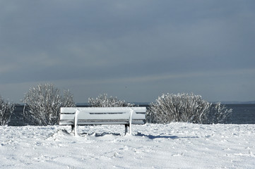 banc sous la neige