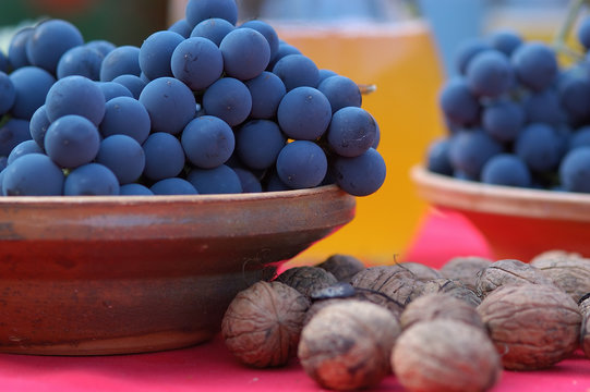 blue grapes and chestnut