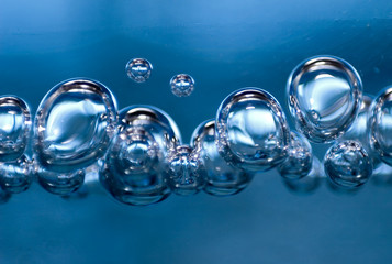stark blue bubbles in gel