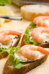 shrimp toasts