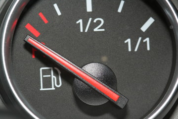 fuel gauge empty