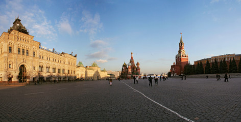 Obraz premium the red square in moscow in the evening