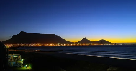 Photo sur Aluminium Afrique du Sud kapstadt bei nacht