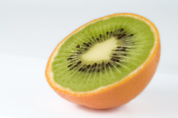 orange - kiwi