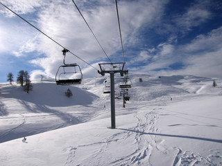Fototapeta na wymiar wyciąg narciarski